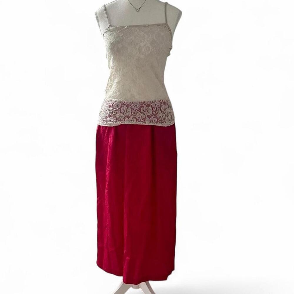 Argenti Boutique red midi low rise skirt subtle floral pattern size 10 large